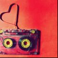 vintage-cassette-tape-2000x1657-wallpaper
